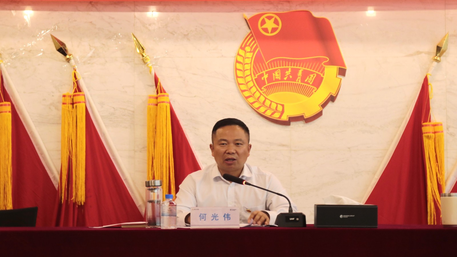 波鴻實(shí)業(yè)團(tuán)委換屆選舉-何書記講話.JPG